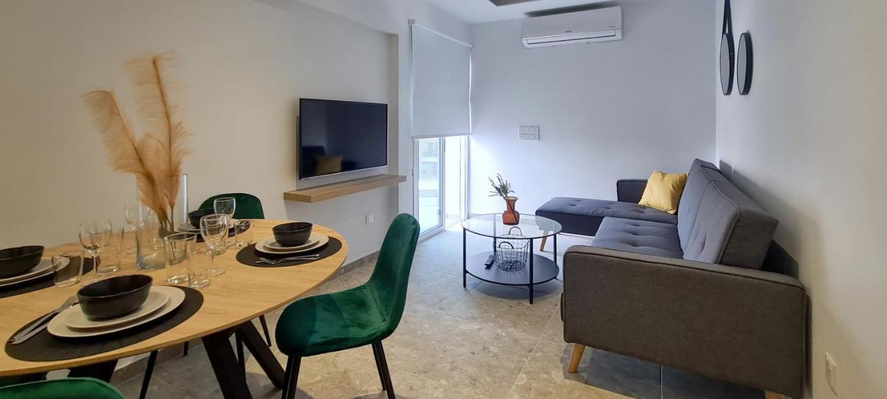 Appartement Phaedrus Living: Seaside Luxury Flat Lighthouse 69 à Paphos Extérieur photo